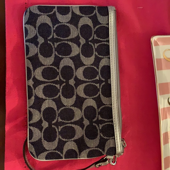 JEAN WRISTLET - COACH - Picture 2 of 2